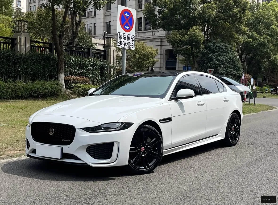 Jaguar XE