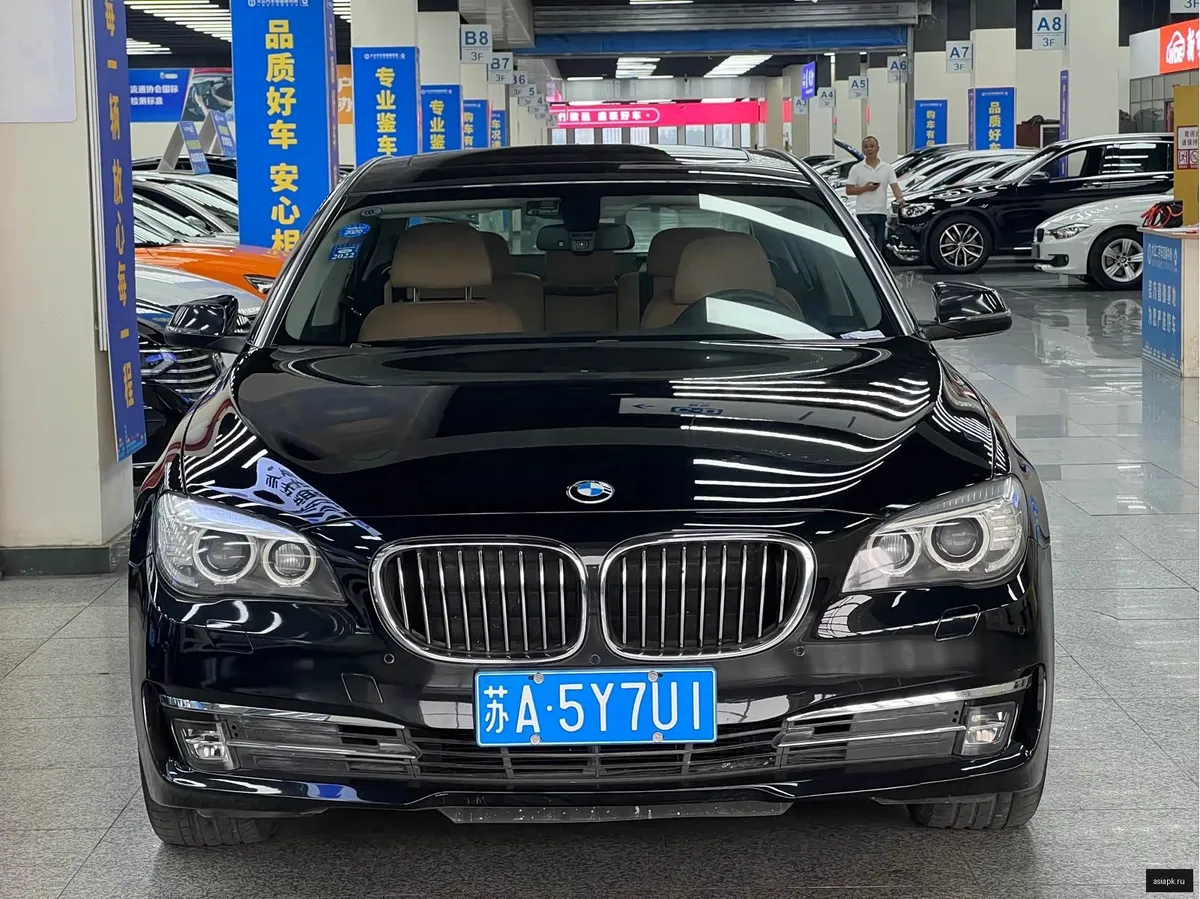 BMW 7-Series 2