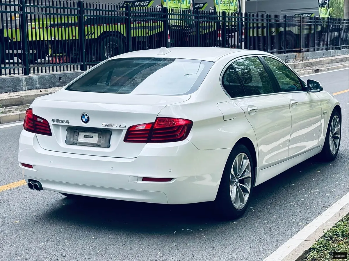 BMW 5-Series 6