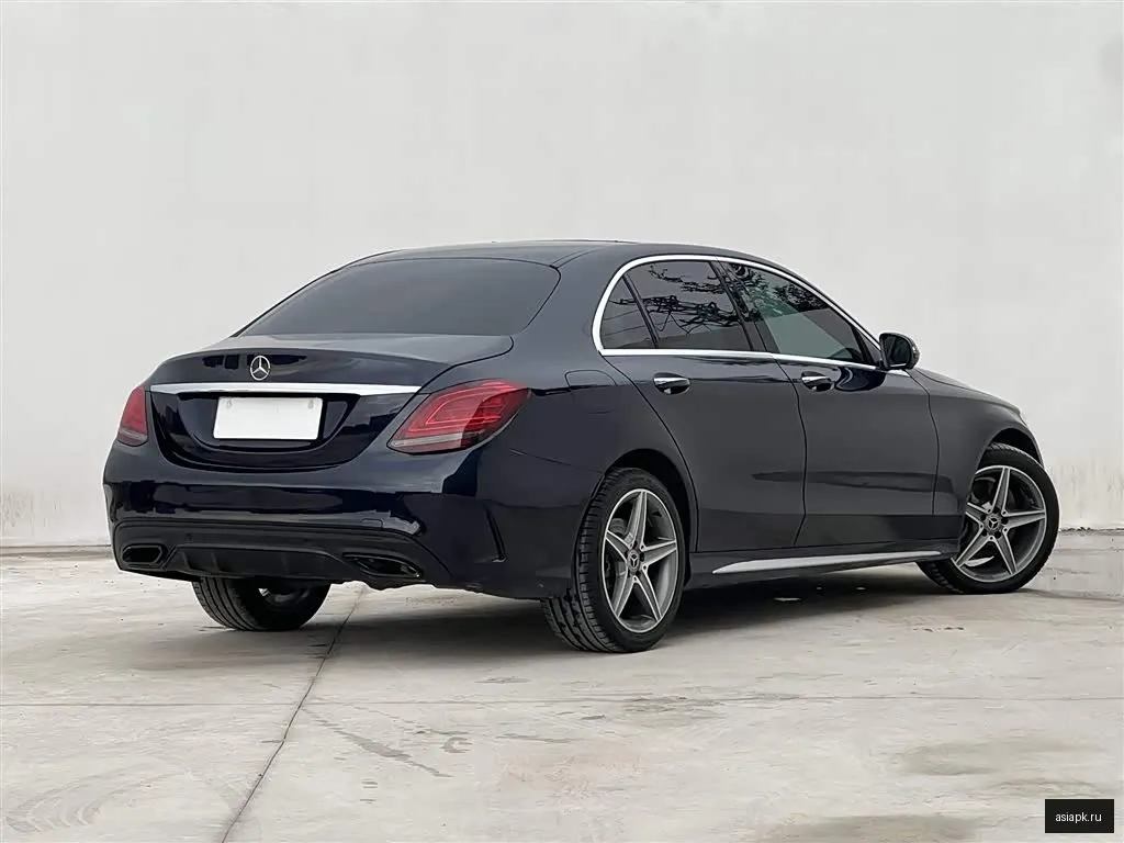 Mercedes-Benz C-Class 3