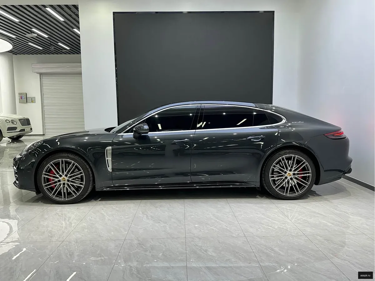 Porsche Panamera 4