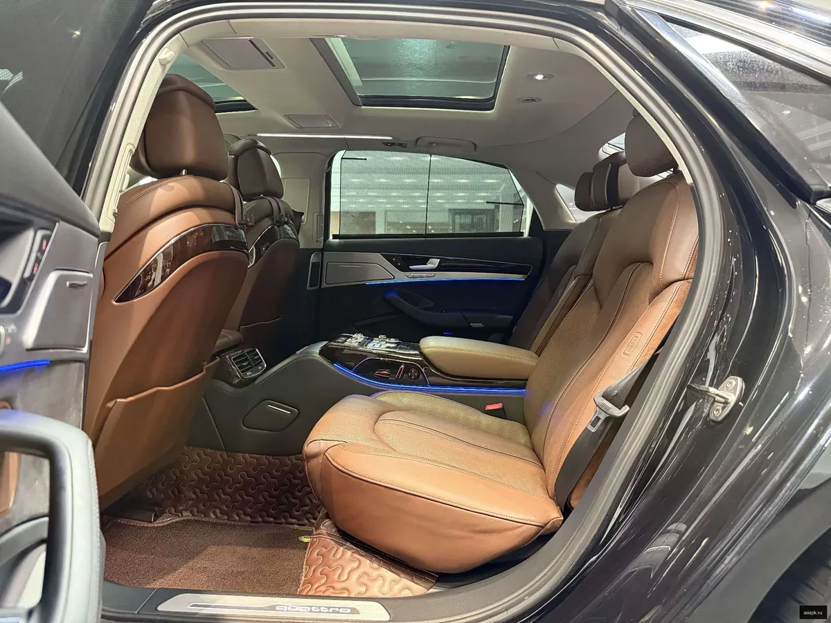 Audi A8 6