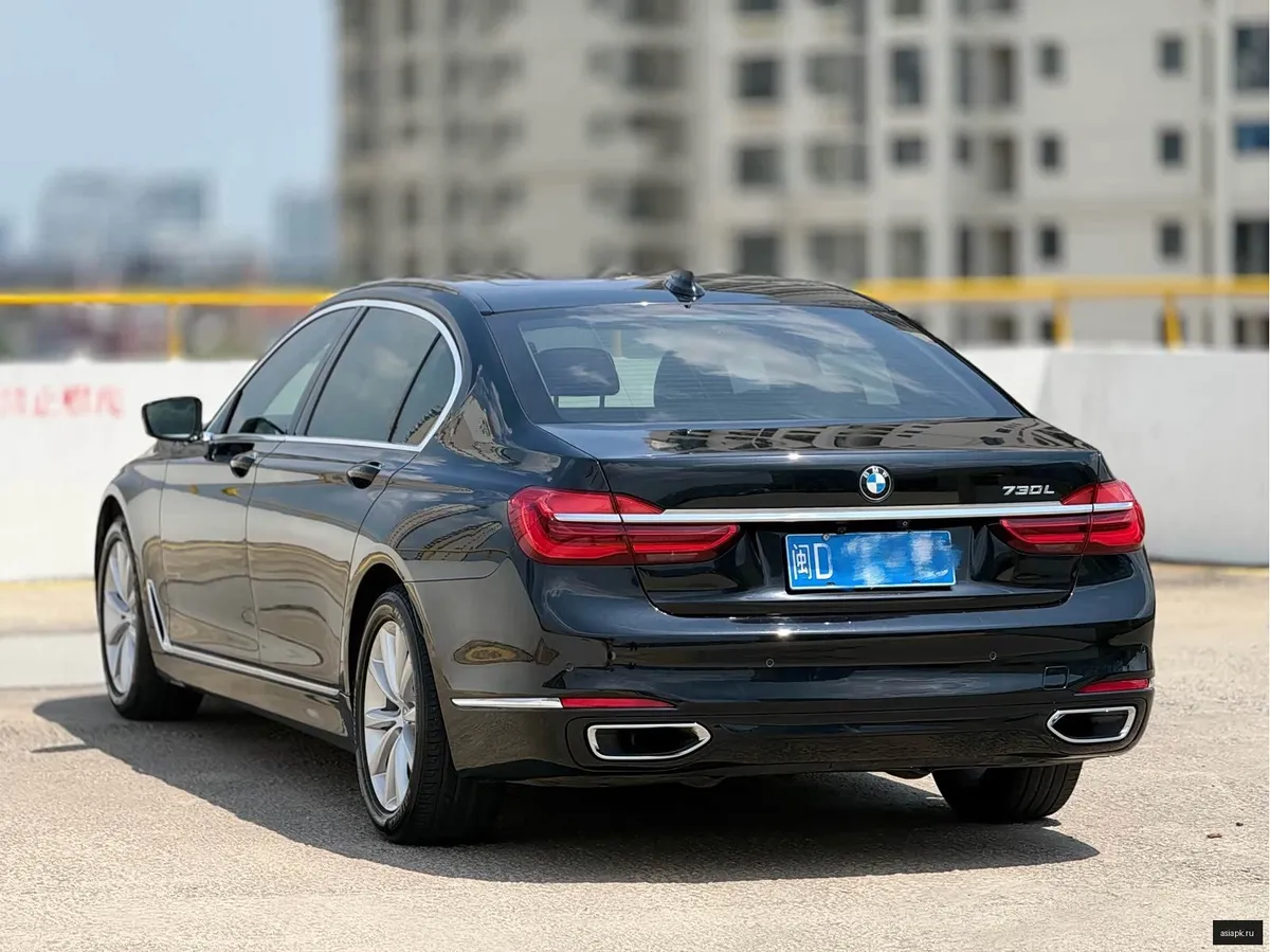 BMW 7-Series 4