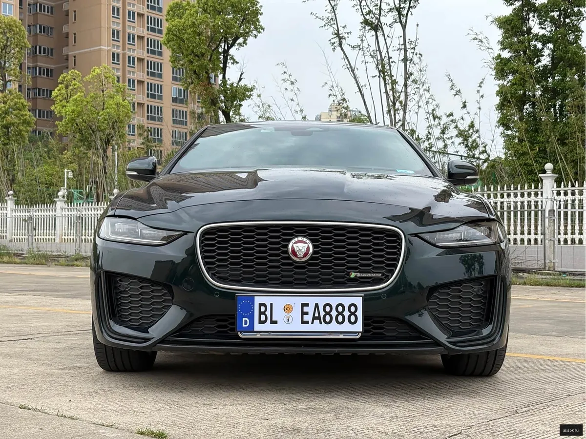 Jaguar XE 2