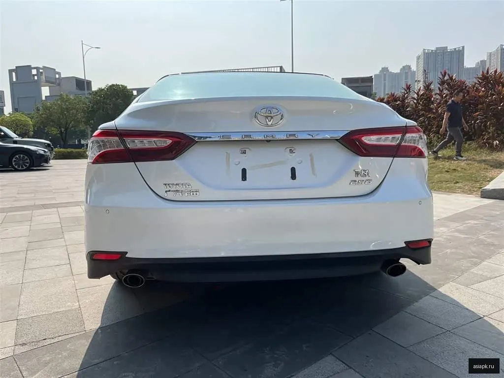 Toyota Camry 5