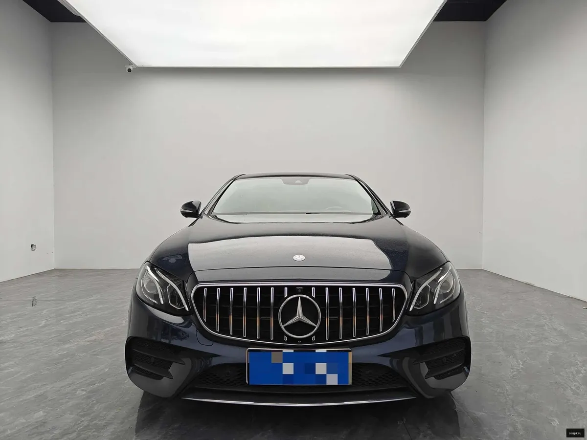 Mercedes-Benz E-Class 2