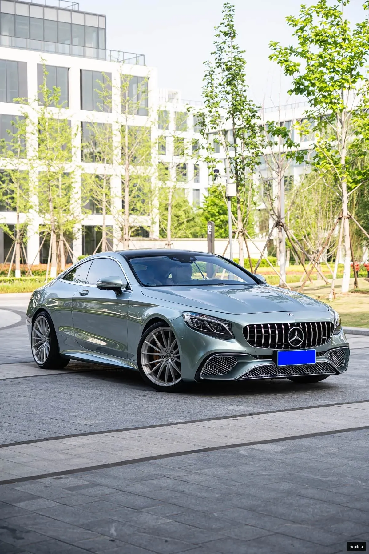 Mercedes-Benz S-Class 3