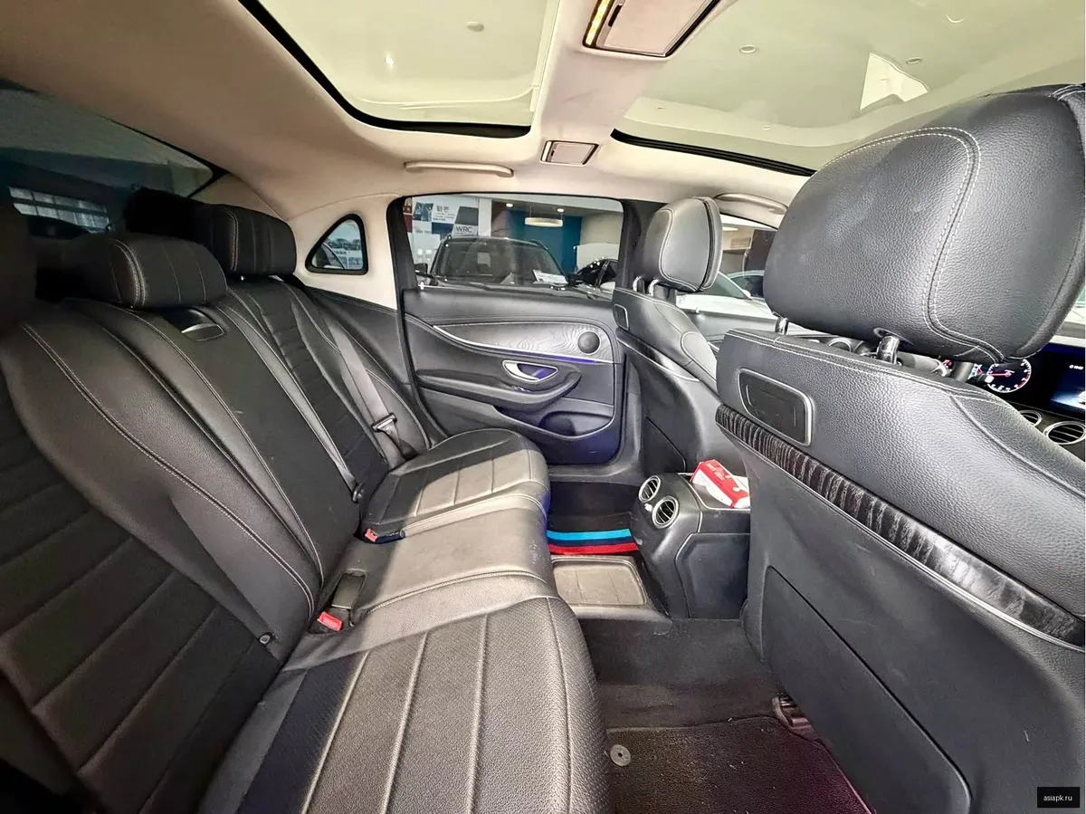 Mercedes-Benz E-Class 5