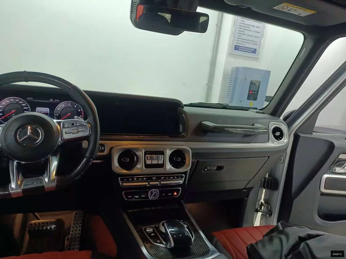 Mercedes-Benz G-Class 2