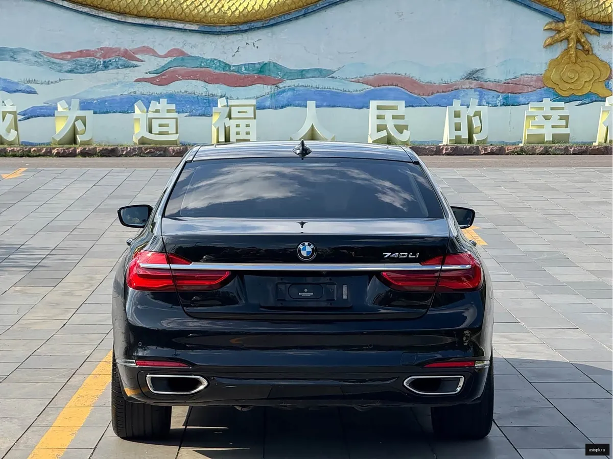 BMW 7-Series 6