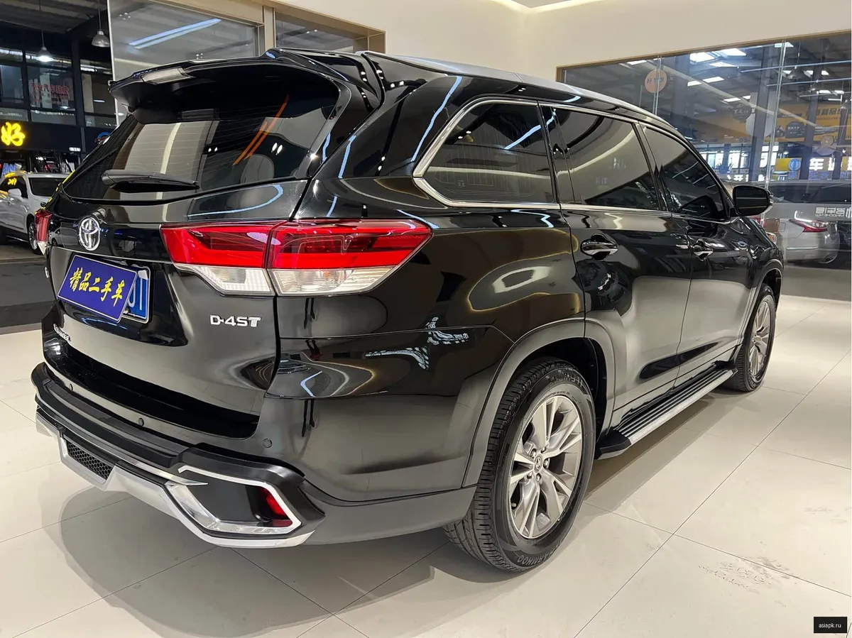 Toyota Highlander 4