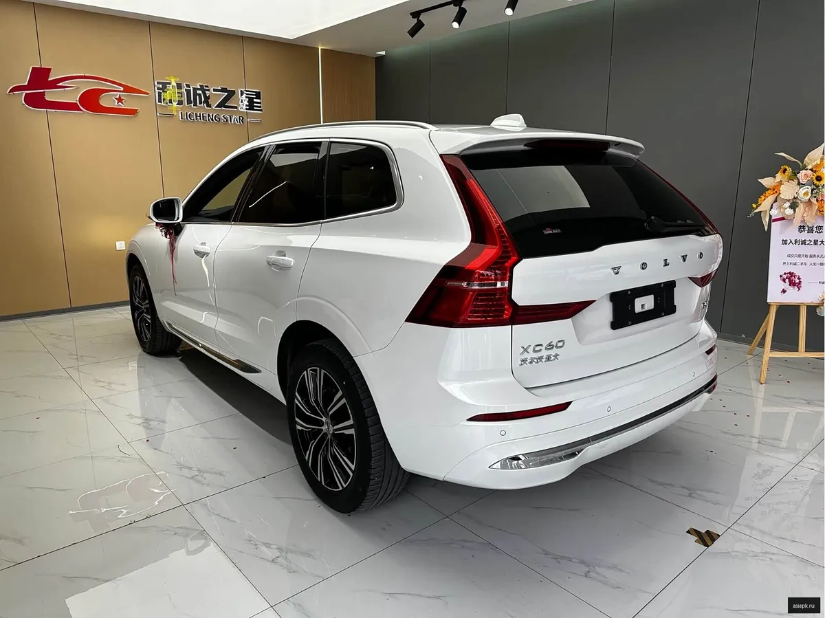 Volvo XC60 4