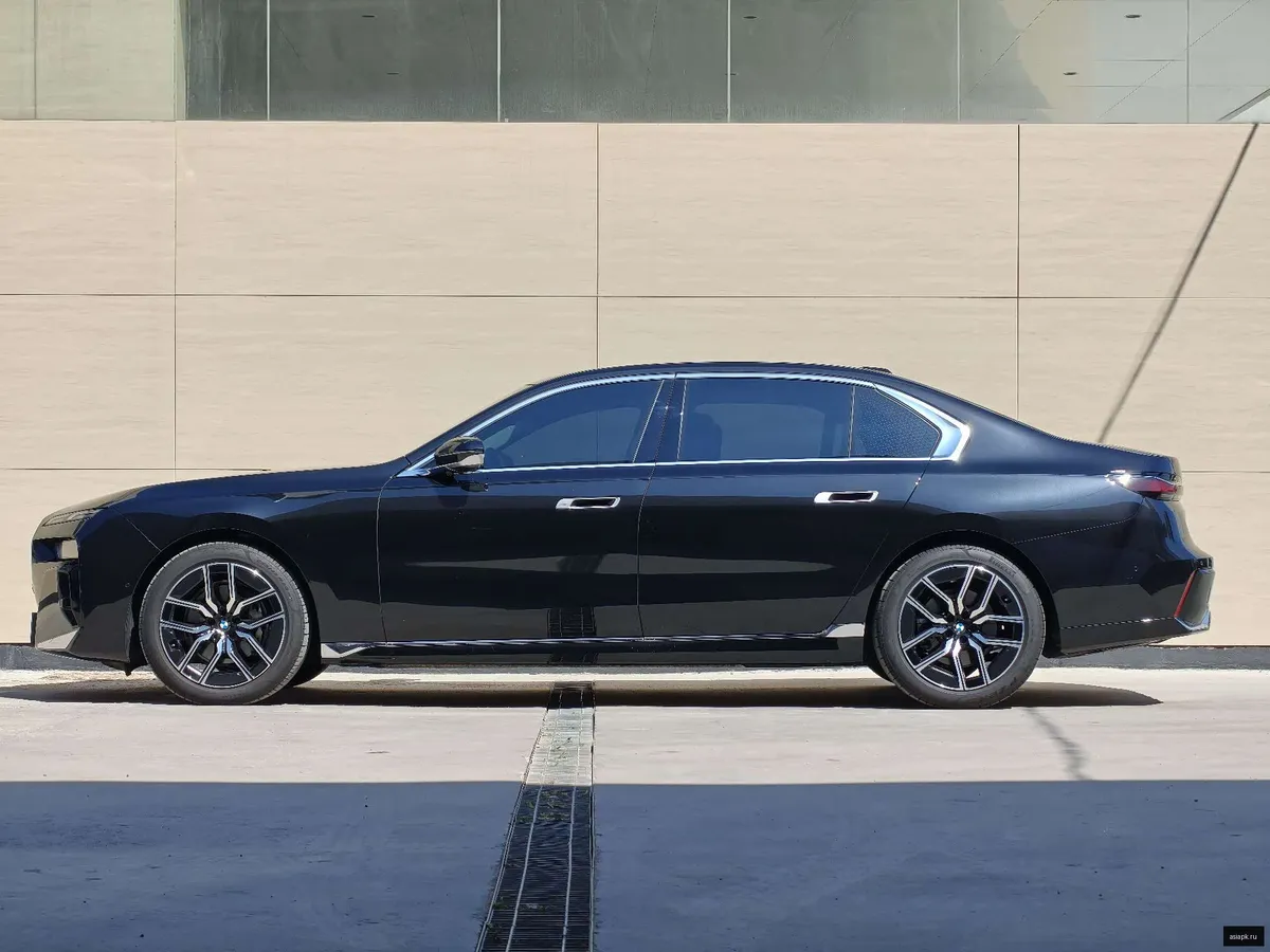 BMW 7-Series 5