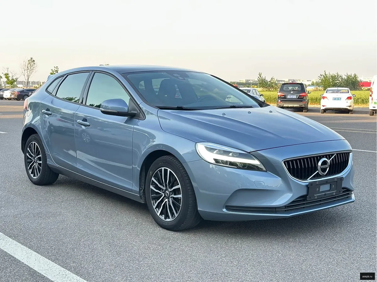Volvo V40 3