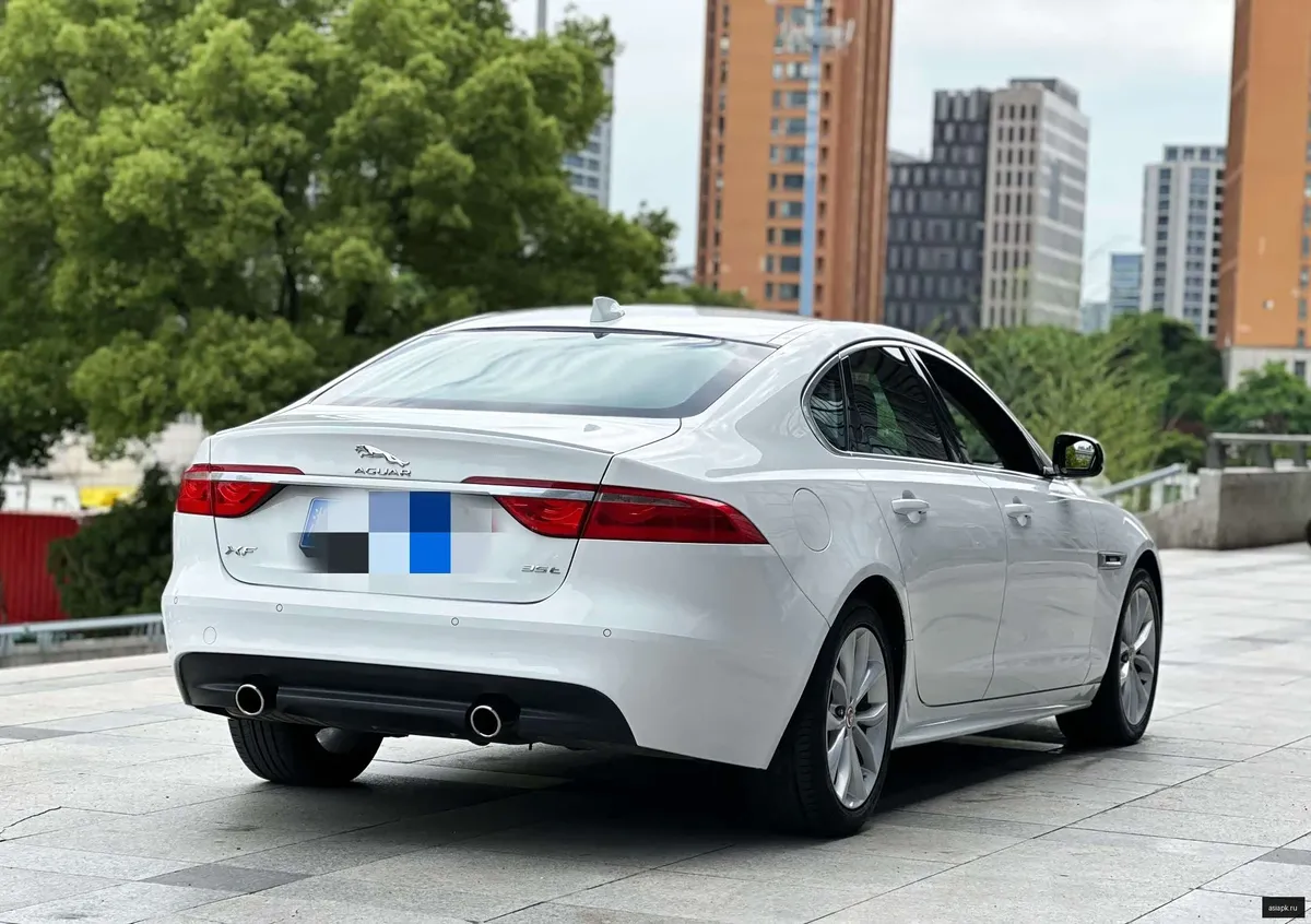 Jaguar XF 5