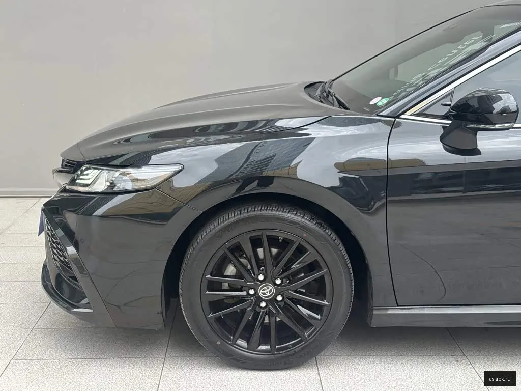 Toyota Camry 5
