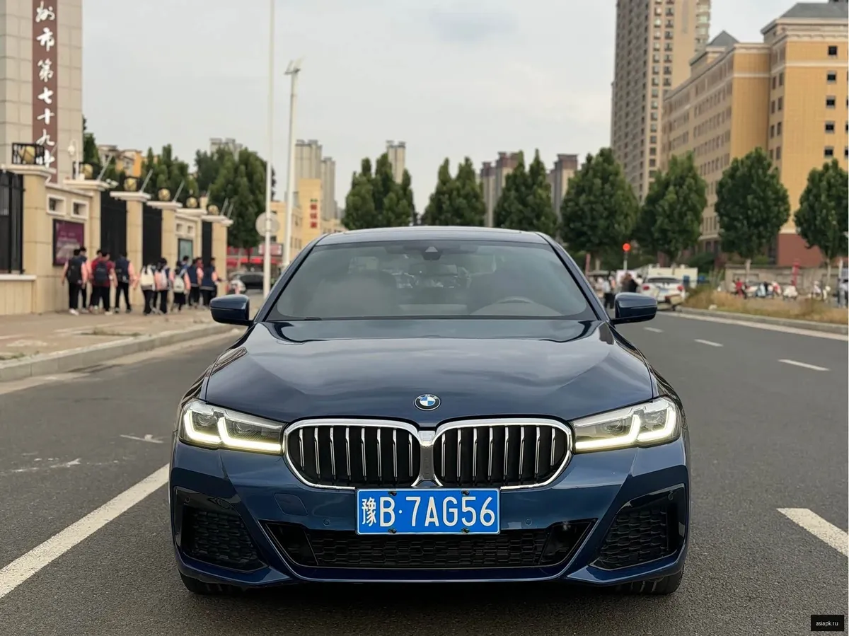 BMW 5-Series 3