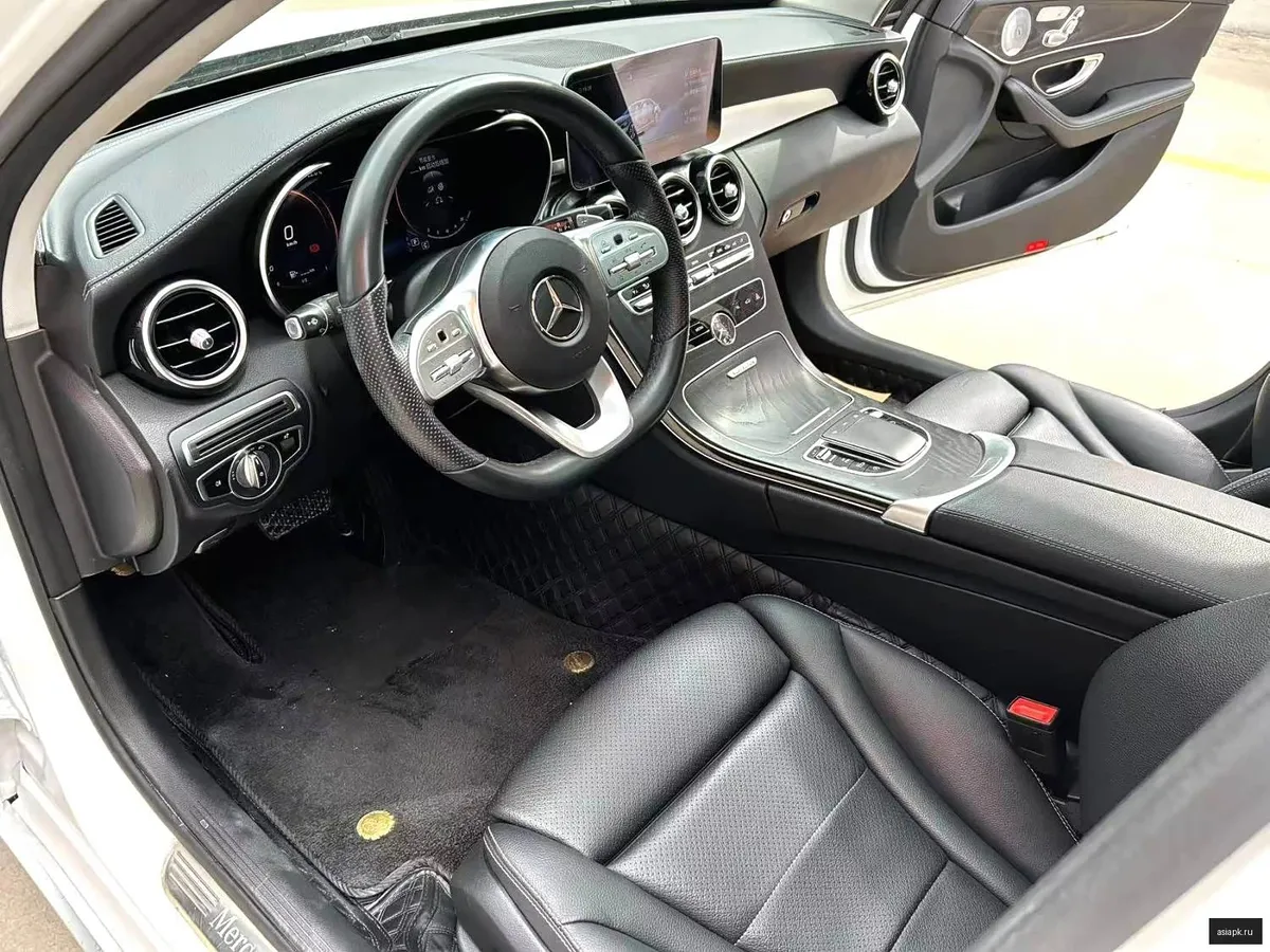 Mercedes-Benz C-Class 2