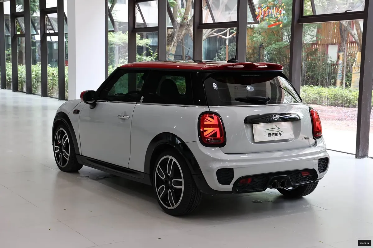 MINI Hatch 6