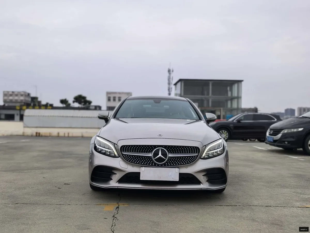 Mercedes-Benz C-Class 2