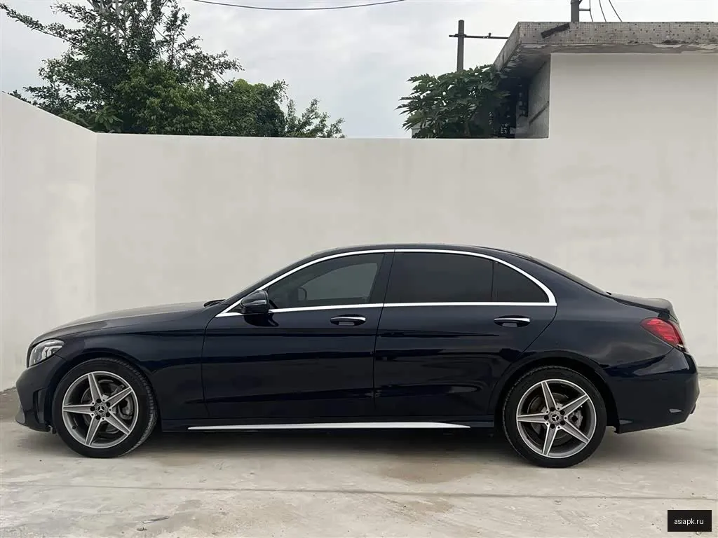 Mercedes-Benz C-Class 5