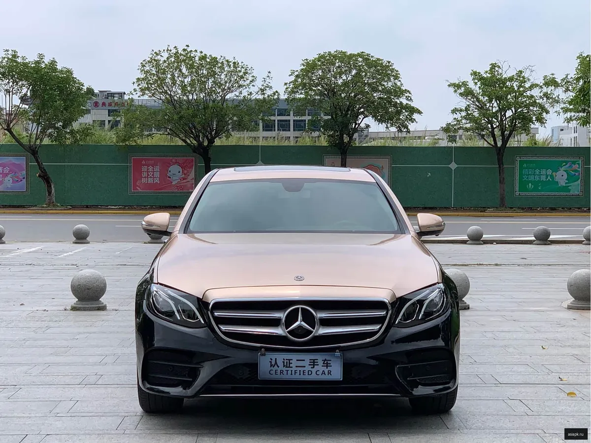 Mercedes-Benz E-Class 2