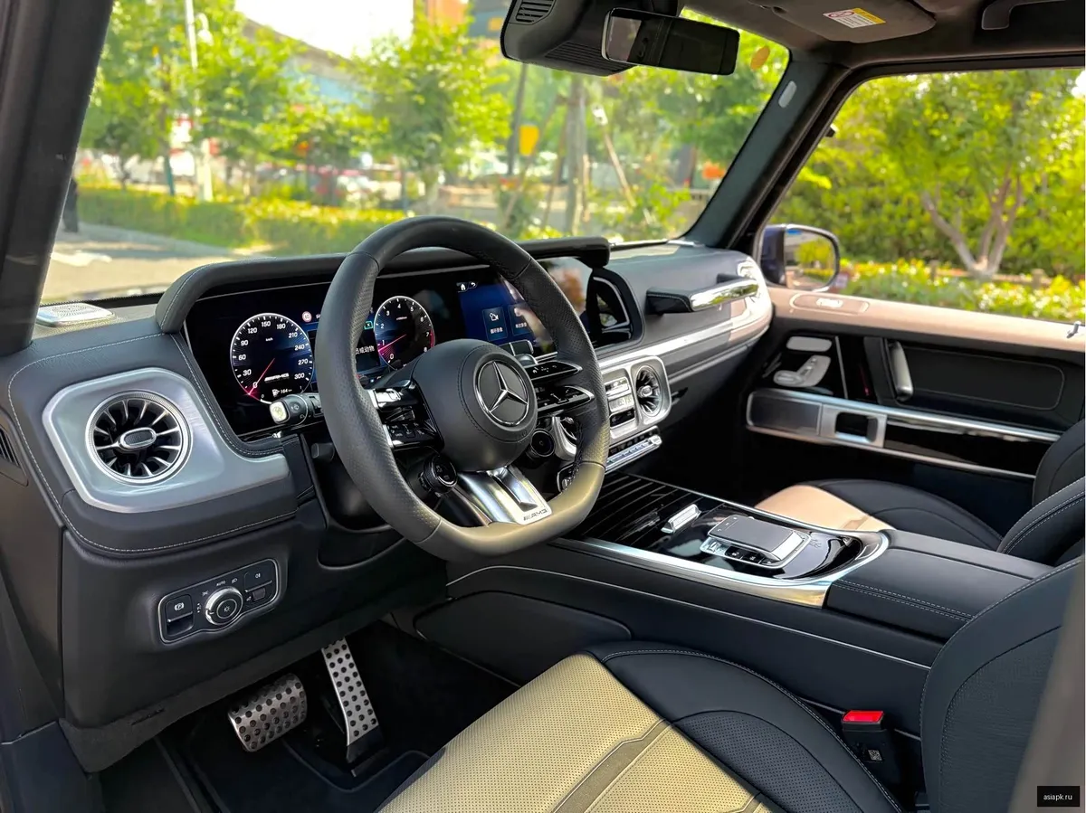 Mercedes-Benz G-Class 4