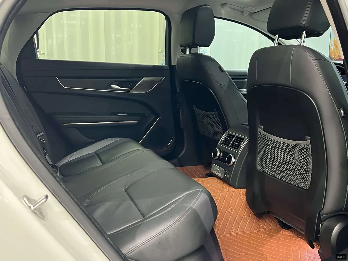 Jaguar XF 5