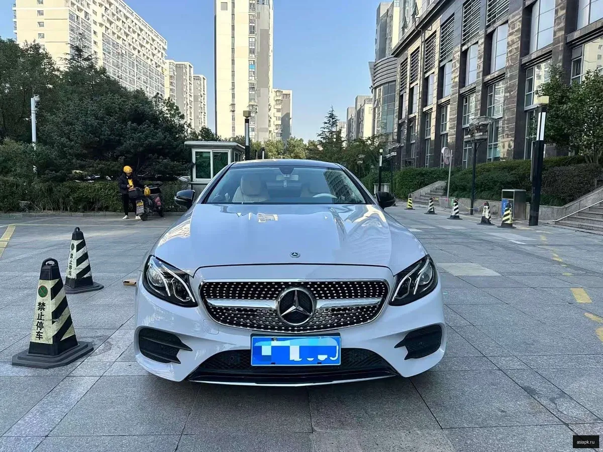 Mercedes-Benz E-Class 2
