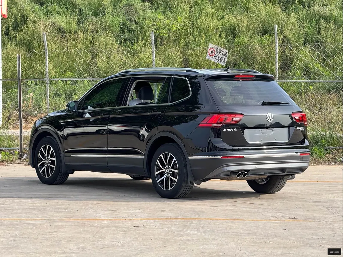 Volkswagen Tiguan L 4