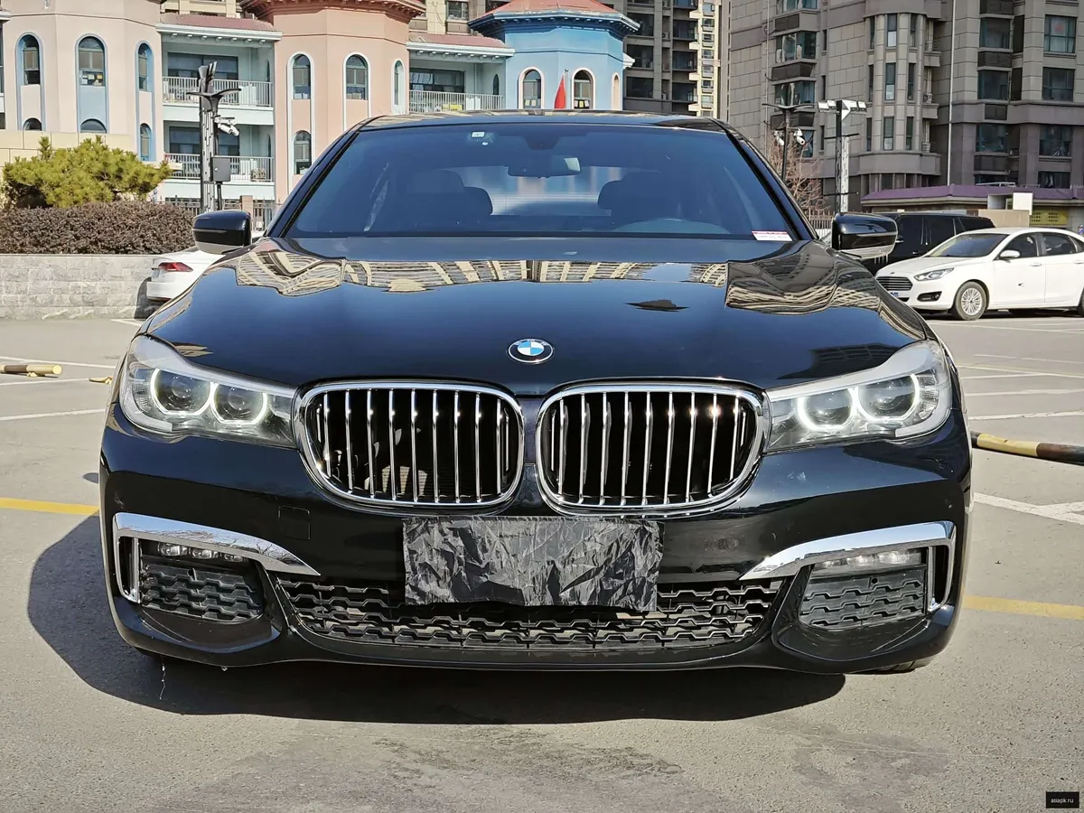 BMW 7-Series 2
