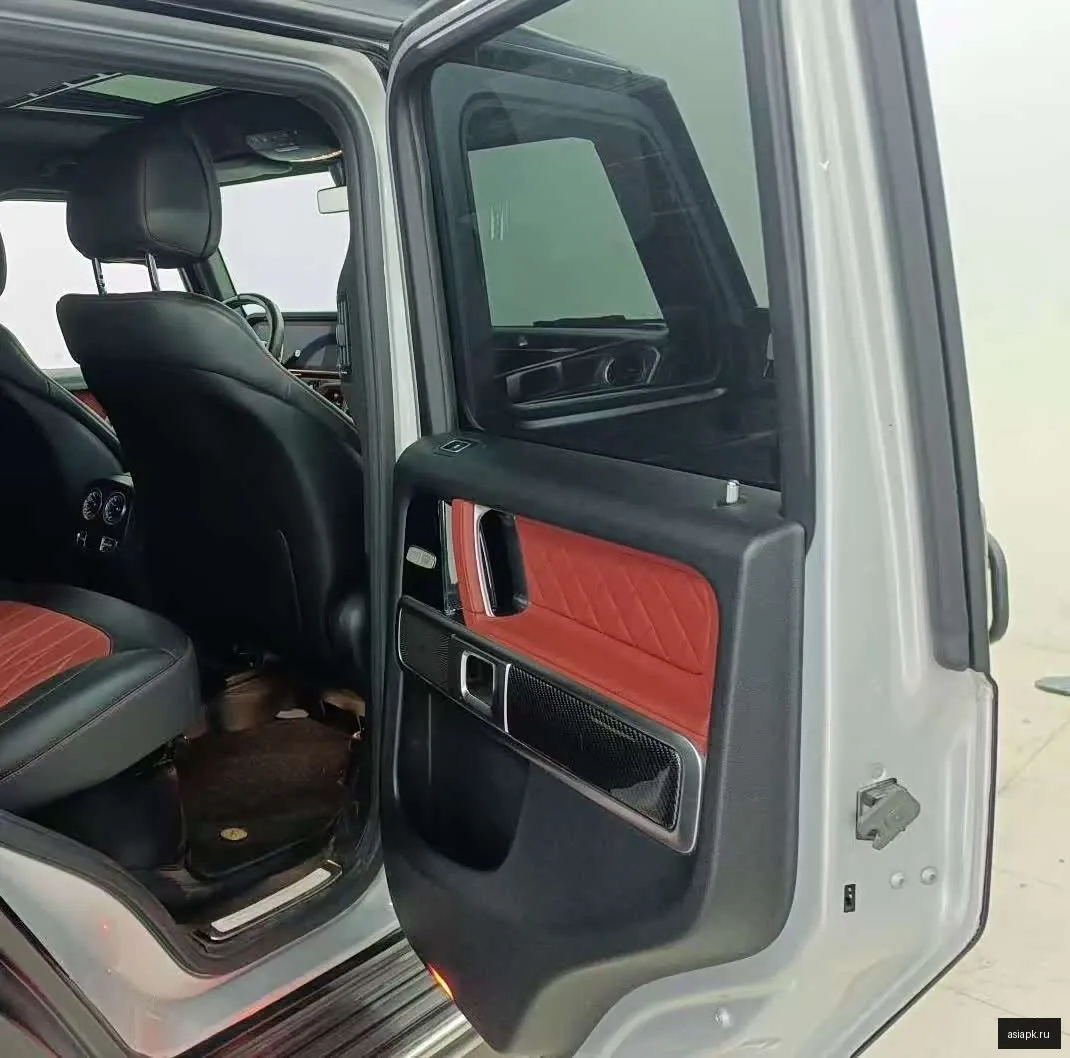 Mercedes-Benz G-Class 3