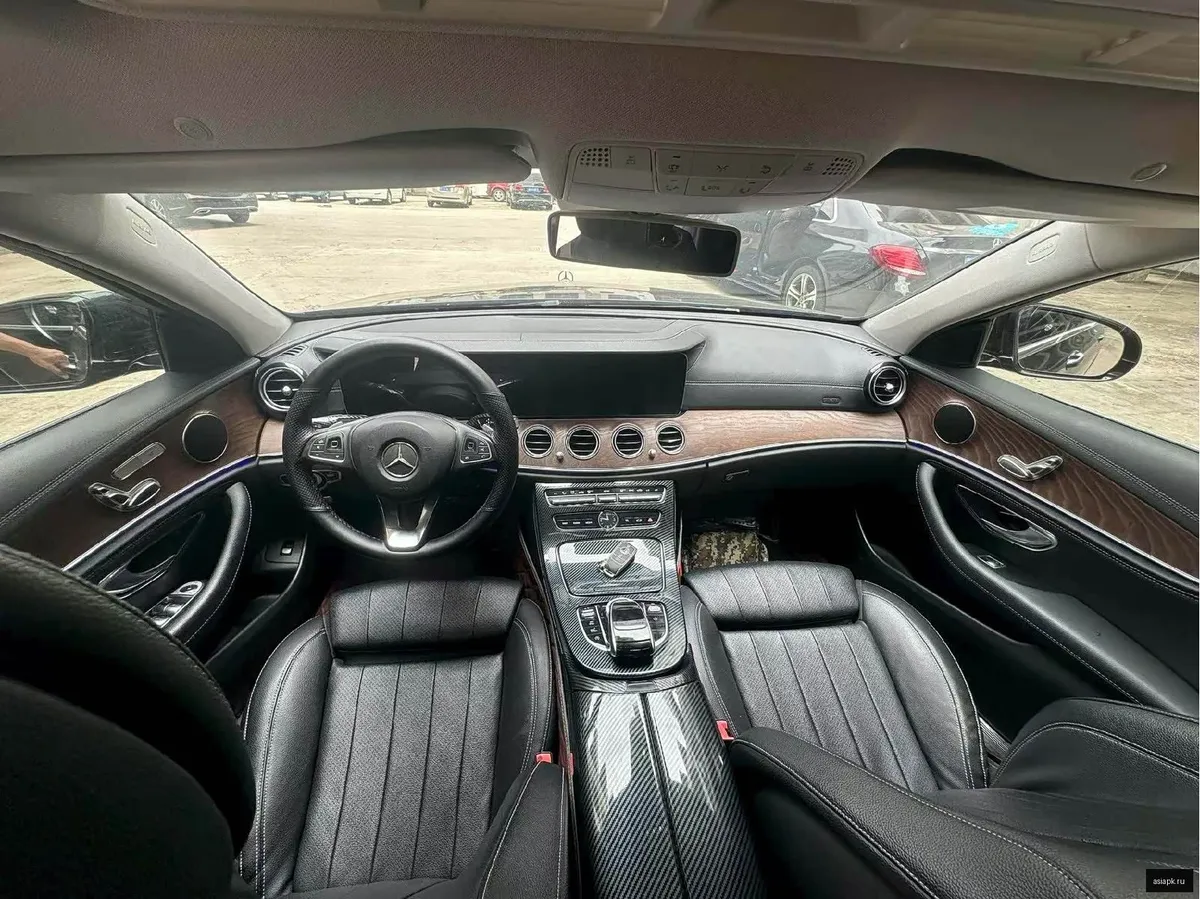 Mercedes-Benz E-Class 6