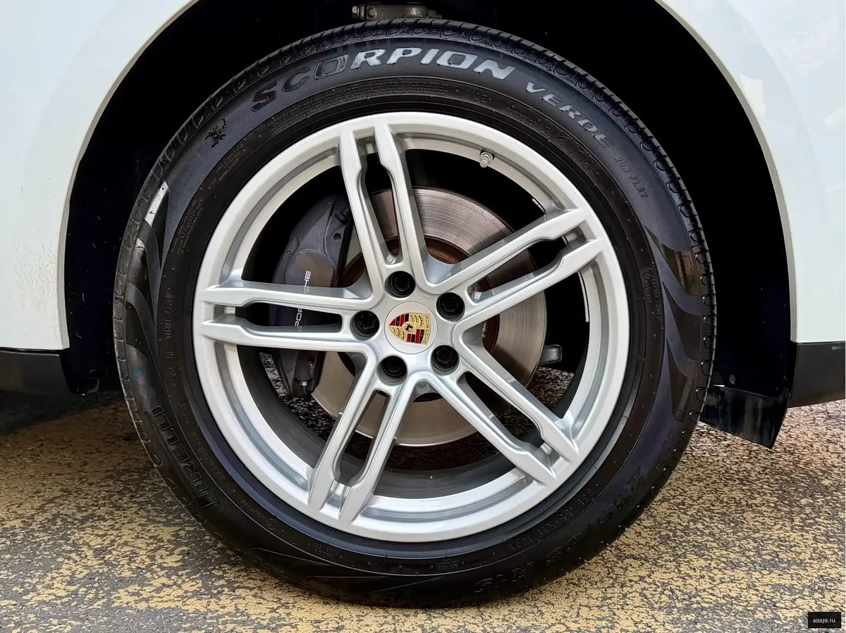 Porsche Macan 4