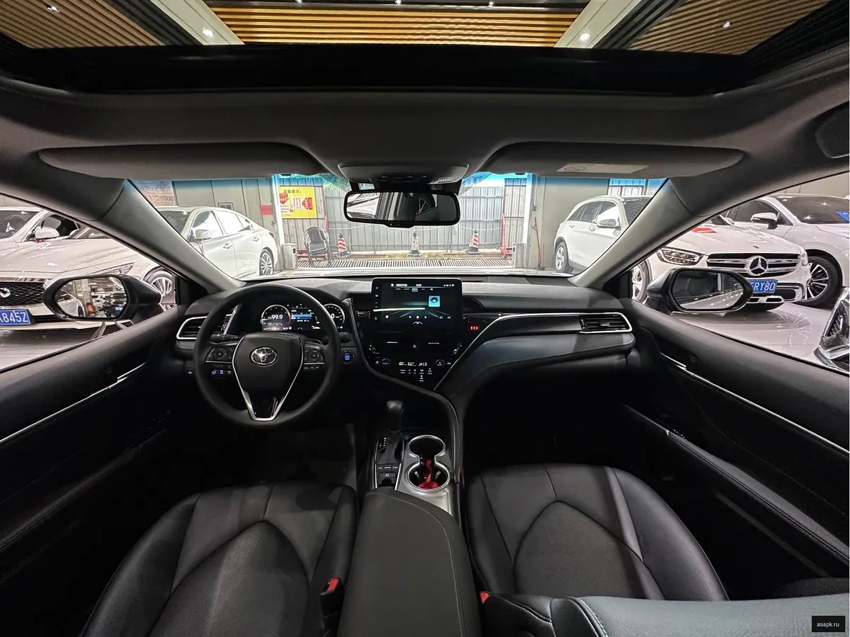Toyota Camry 6