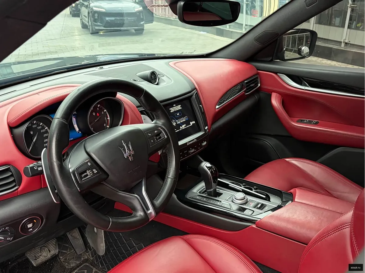 Maserati Levante 5
