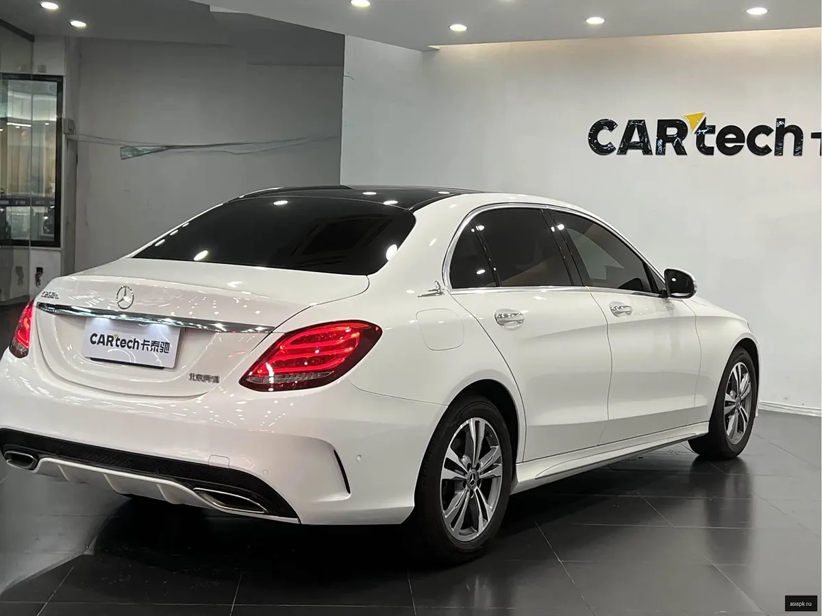 Mercedes-Benz C-Class 5