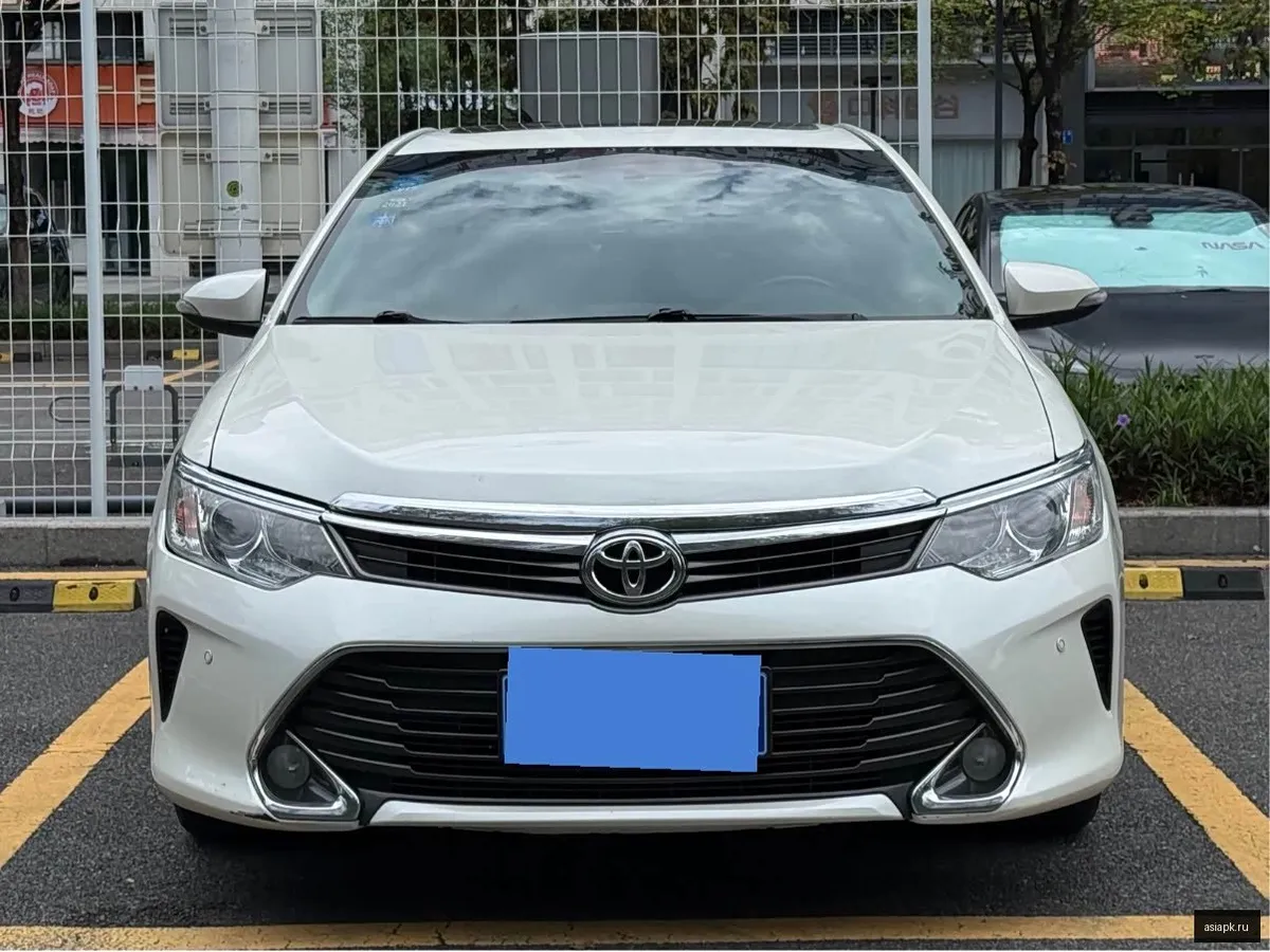 Toyota Camry 2