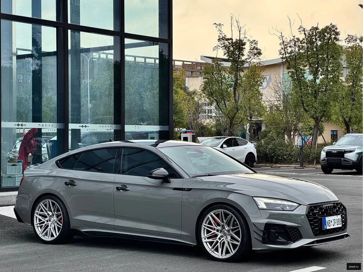 Audi A5 4