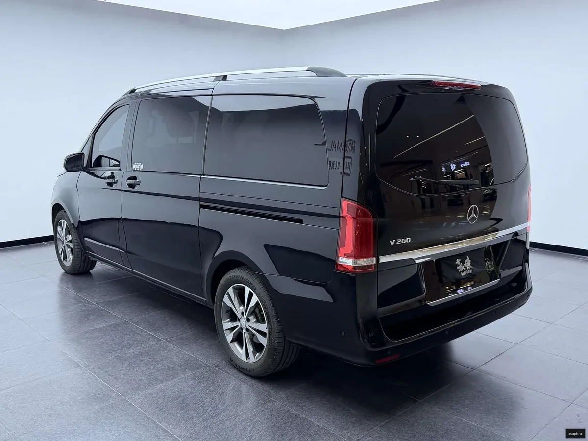 Mercedes-Benz V-Class 4