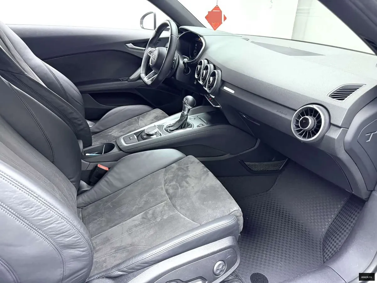 Audi TT 6