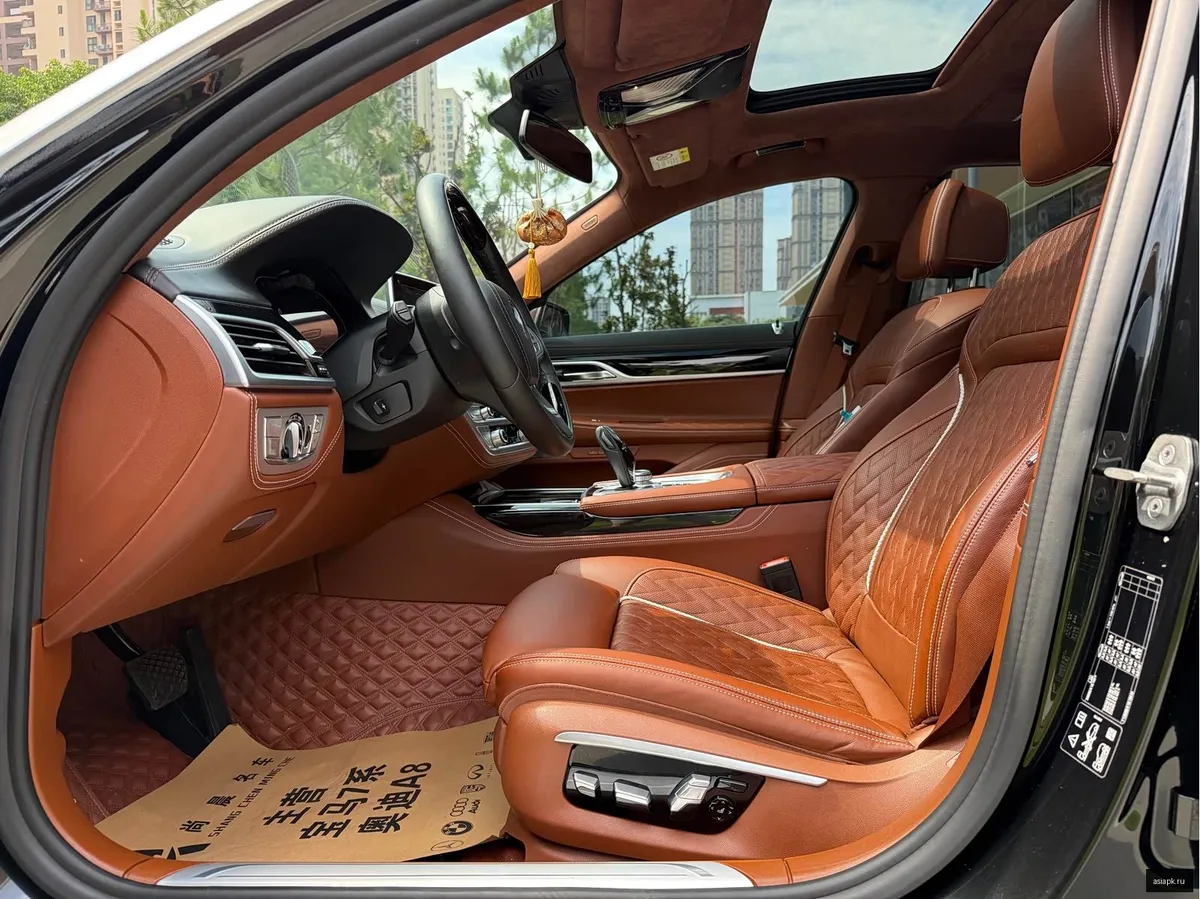 BMW 7-Series 6