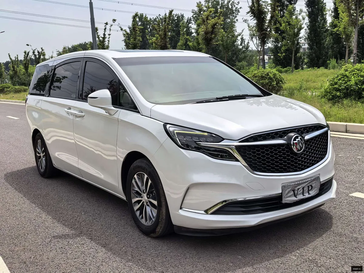 Buick GL8 2