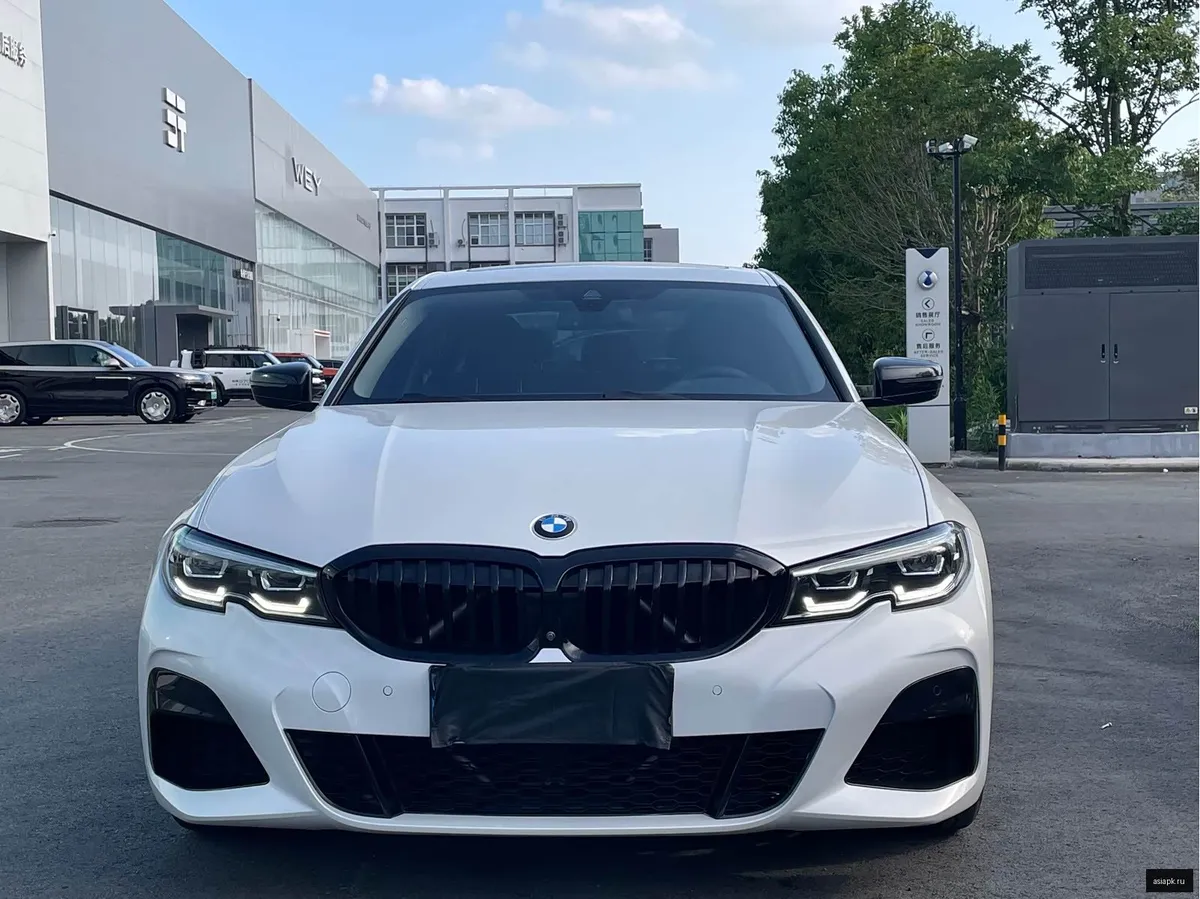 BMW 3-Series 2