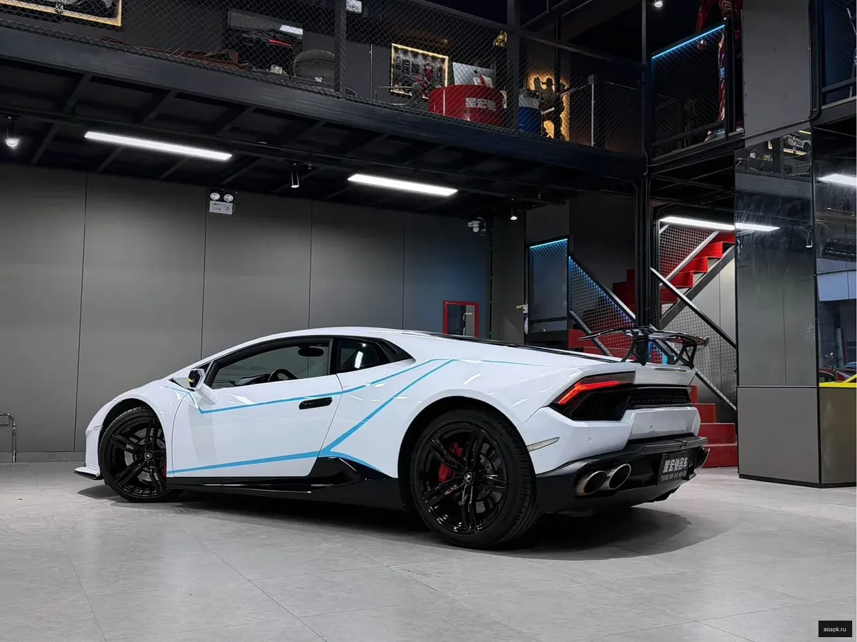 Lamborghini Huracan 5