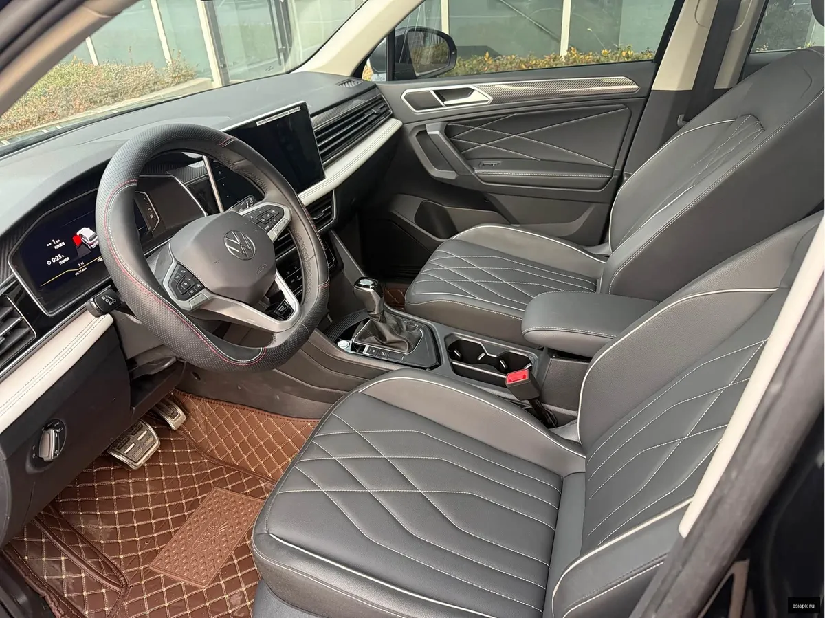 Volkswagen Tiguan L 4