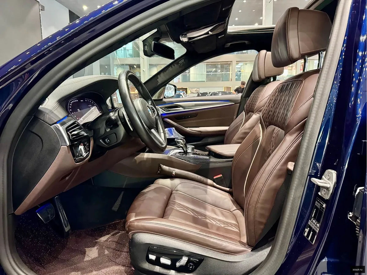 BMW 5-Series 4