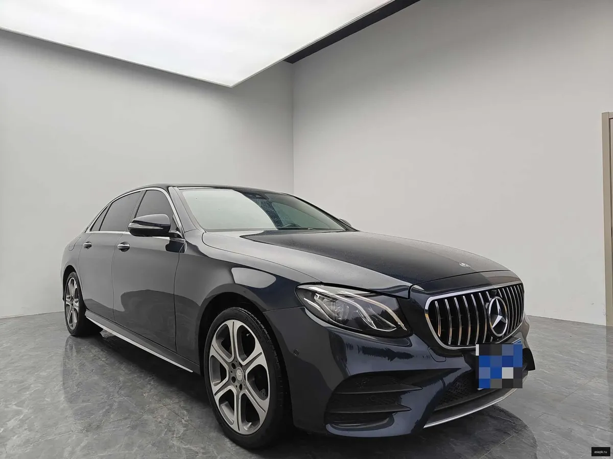 Mercedes-Benz E-Class 3