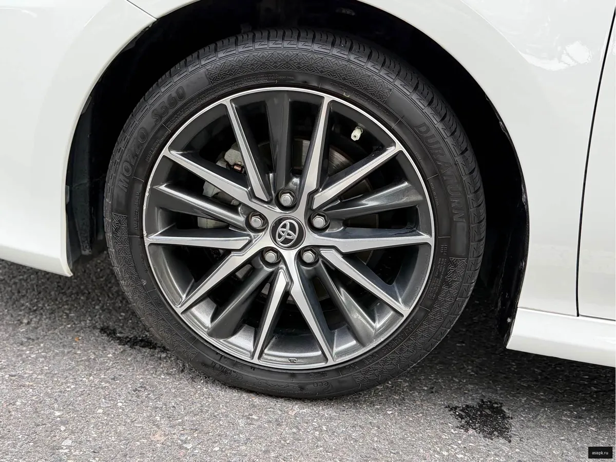 Toyota Camry 6
