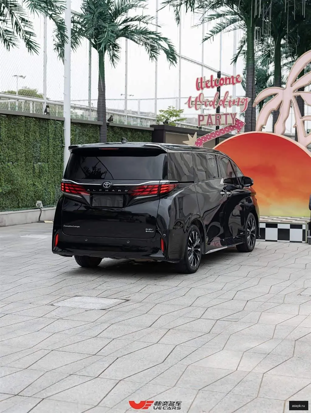Toyota Alphard 4